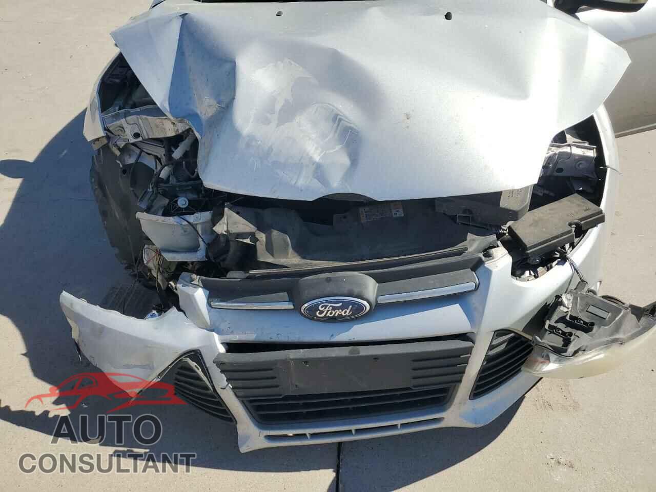 FORD FOCUS 2014 - 1FADP3K2XEL443829