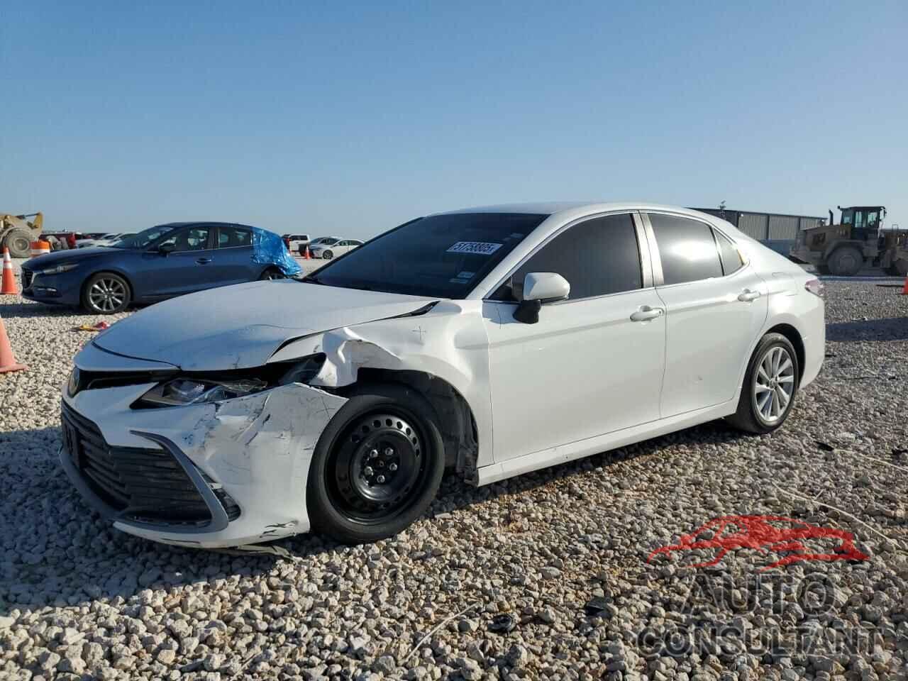 TOYOTA CAMRY 2022 - 4T1C11AK2NU679006