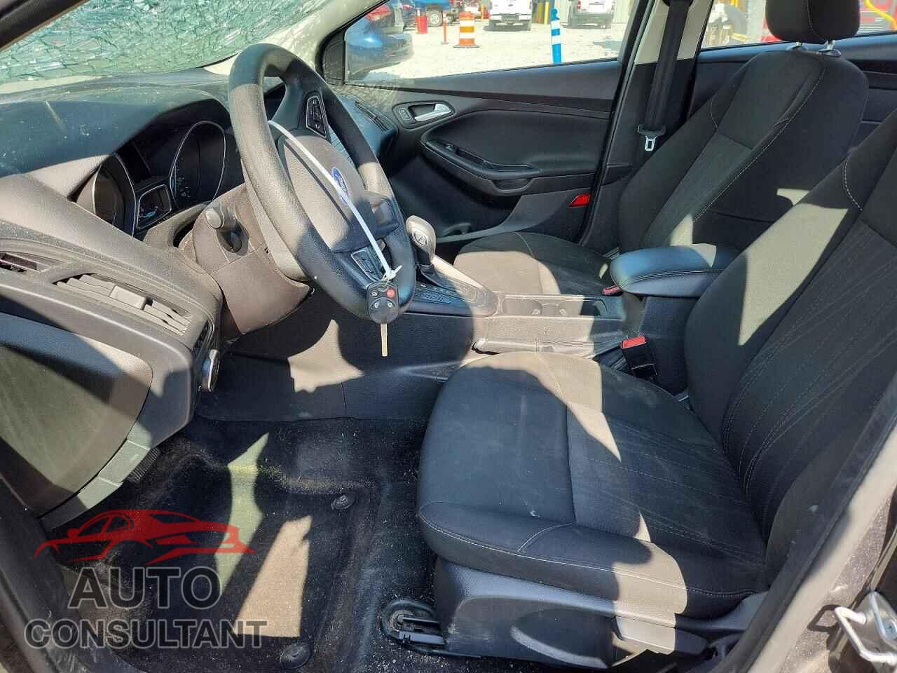 FORD FOCUS 2017 - 1FADP3F20HL237904