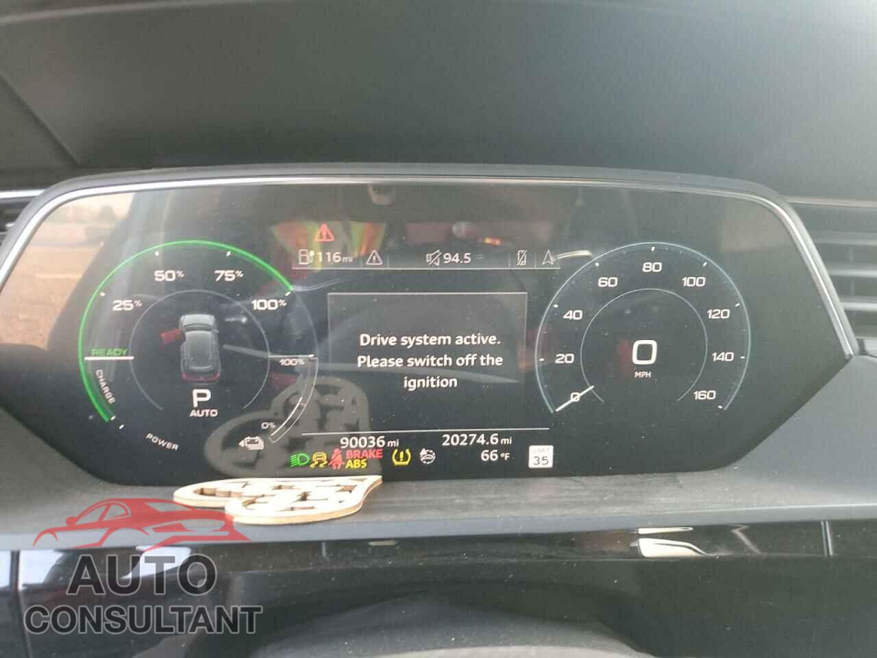 AUDI E-TRON 2019 - WA1LAAGE2KB024366