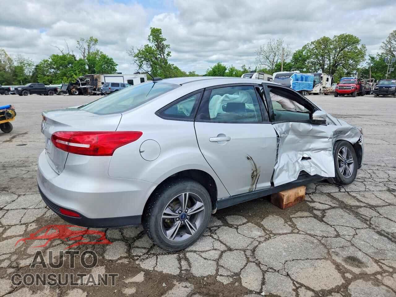 FORD FOCUS 2017 - 1FADP3FE8HL253343