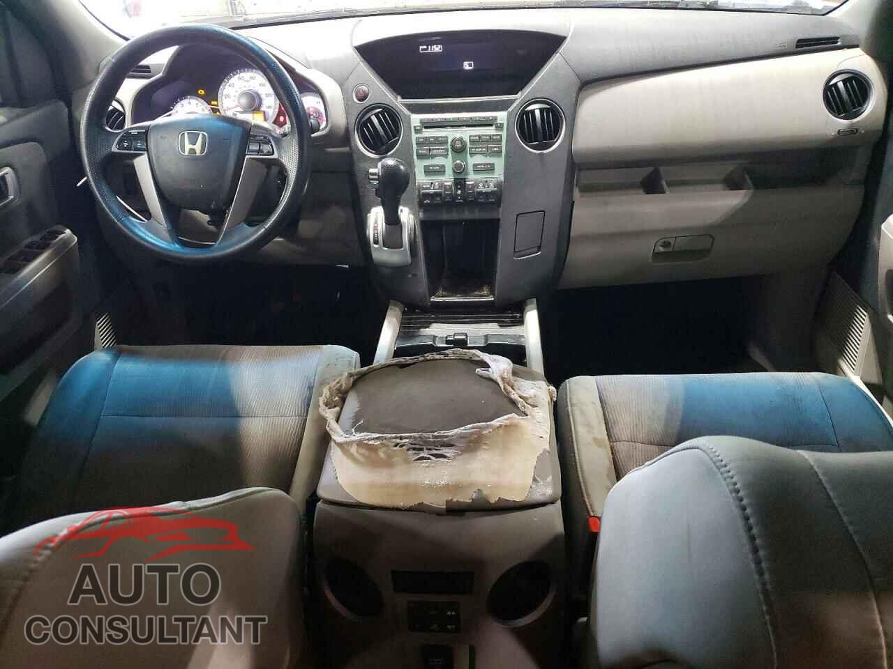 HONDA PILOT 2011 - 5FNYF3H45BB006178