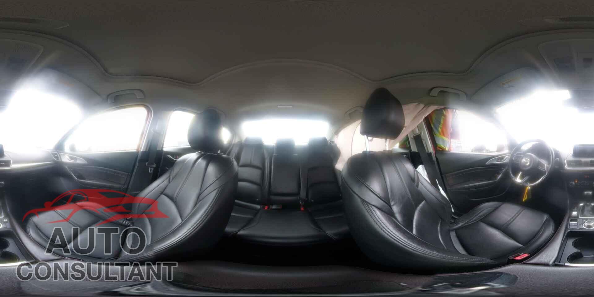 MAZDA 3 2018 - 3MZBN1V36JM217907