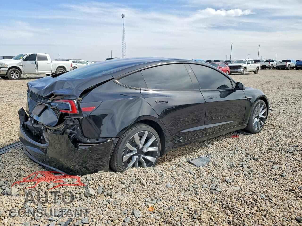 TESLA MODEL 3 2024 - 5YJ3E1EA5RF768013