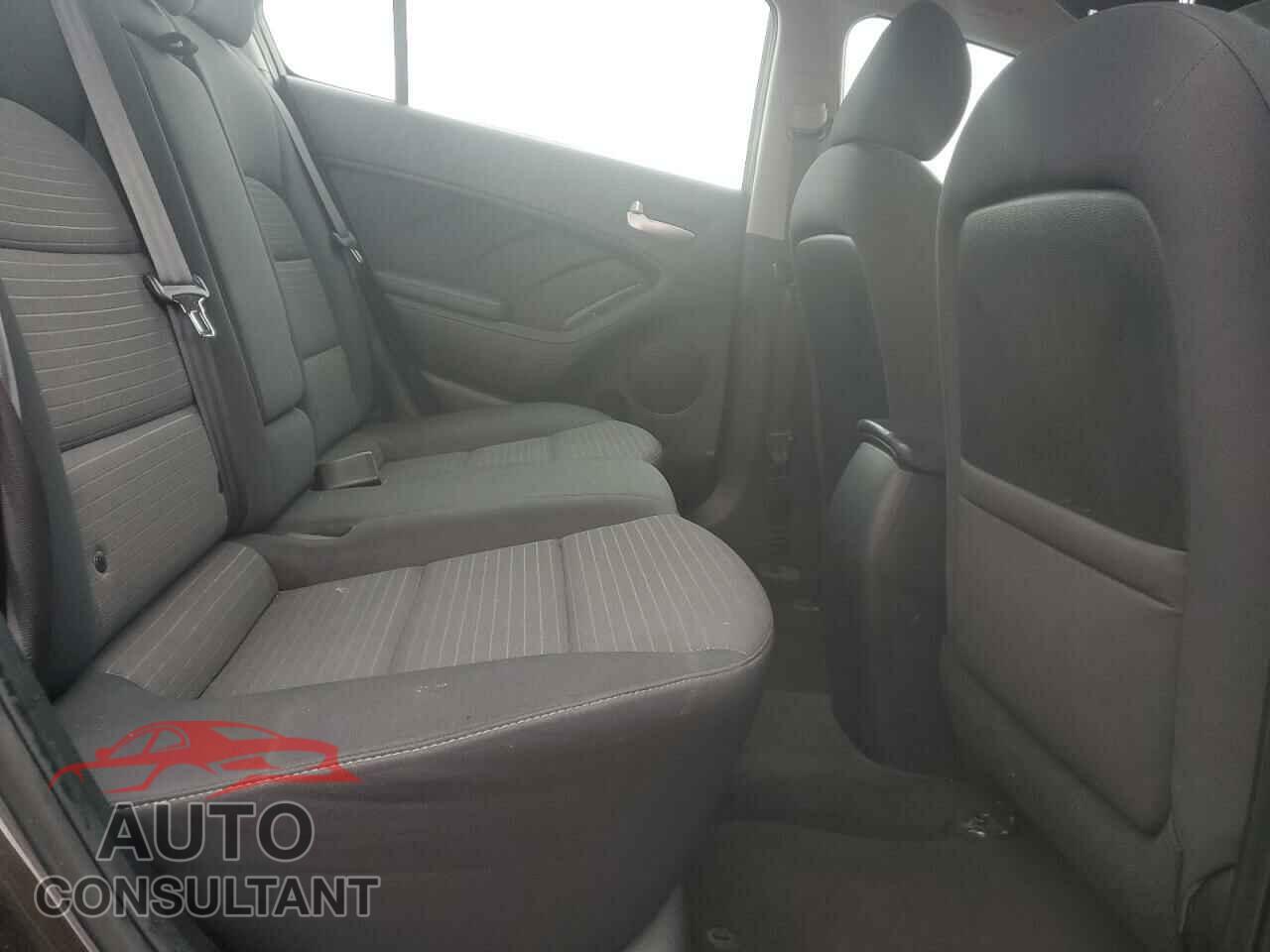 KIA FORTE 2017 - 3KPFL4A74HE140303