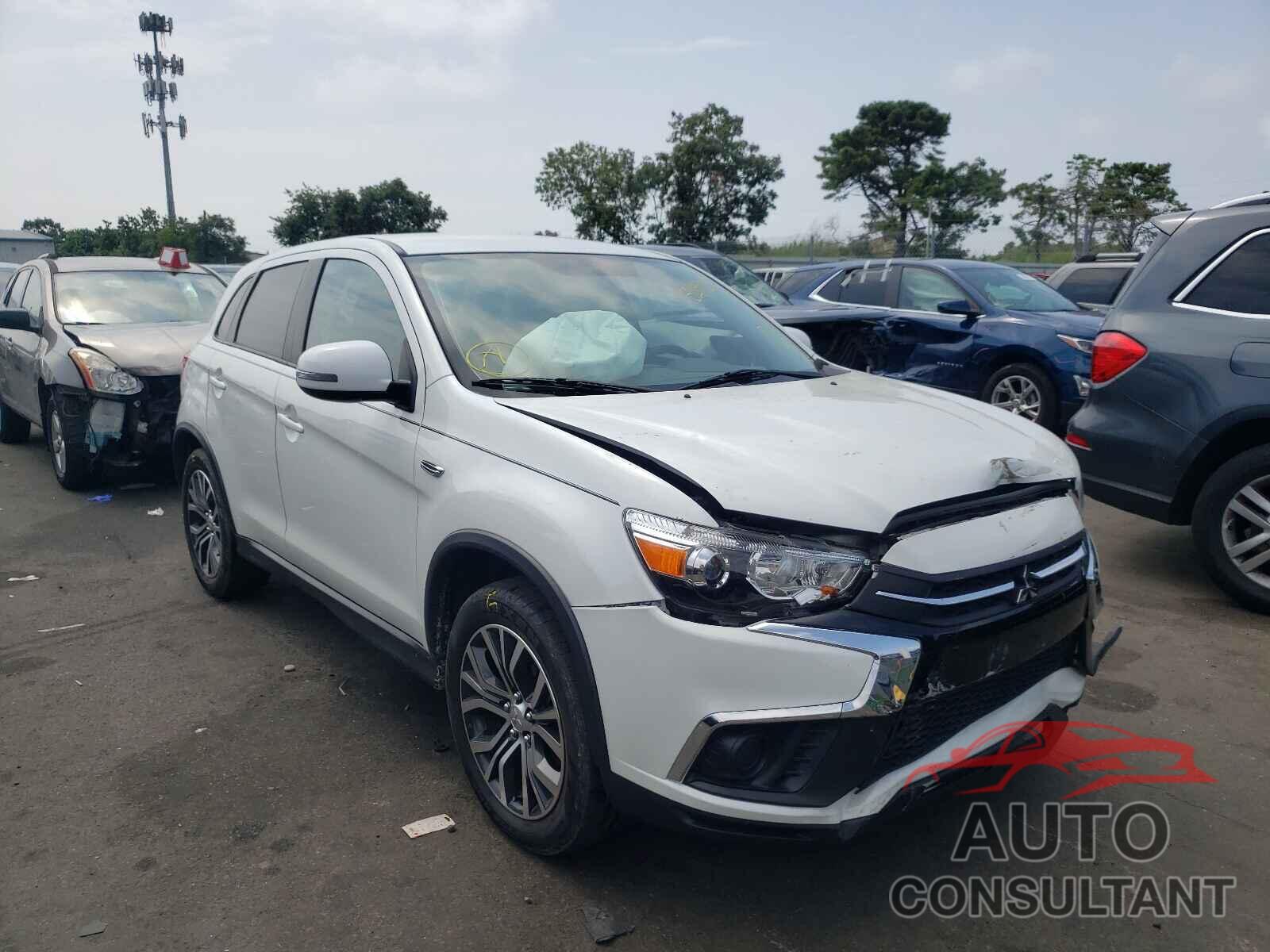 MITSUBISHI OUTLANDER 2019 - JA4AR3AU1KU015819