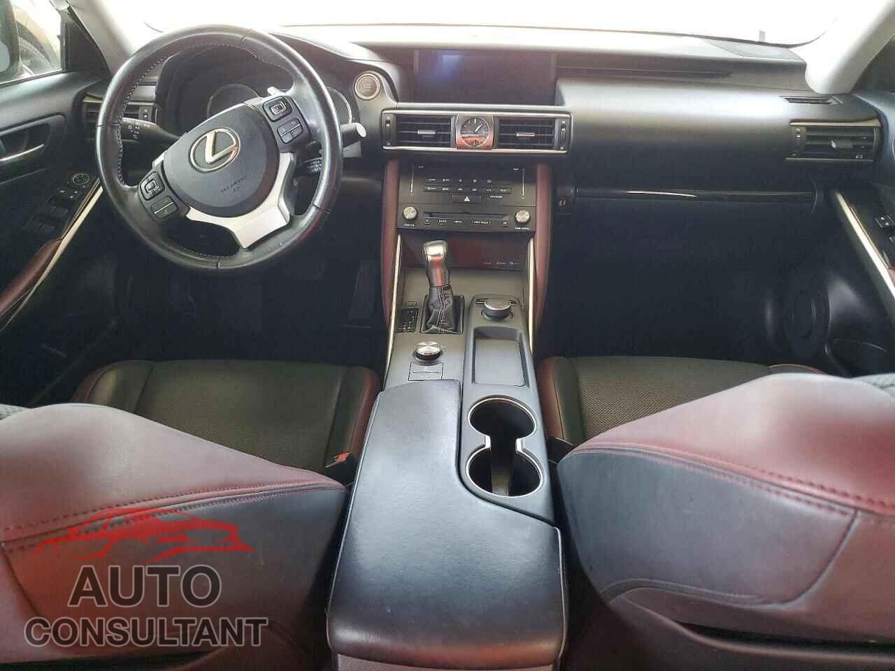 LEXUS IS 2017 - JTHBA1D28H5060242