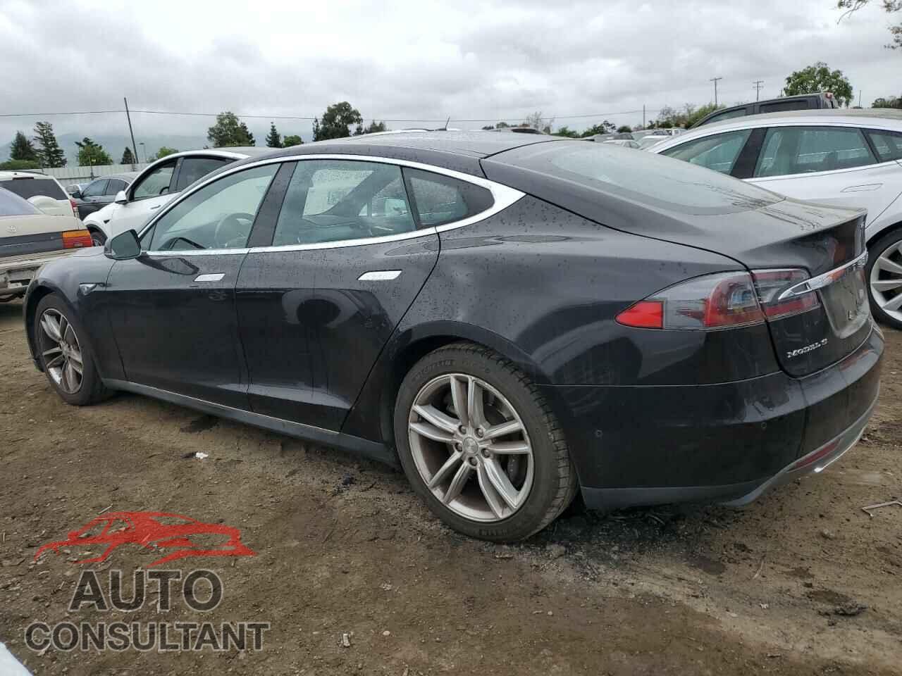 TESLA MODEL S 2015 - 5YJSA1E12FF111396