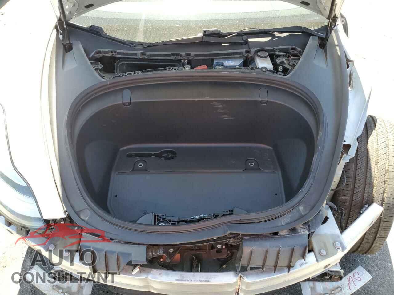 TESLA MODEL 3 2018 - 5YJ3E1EA0JF048381