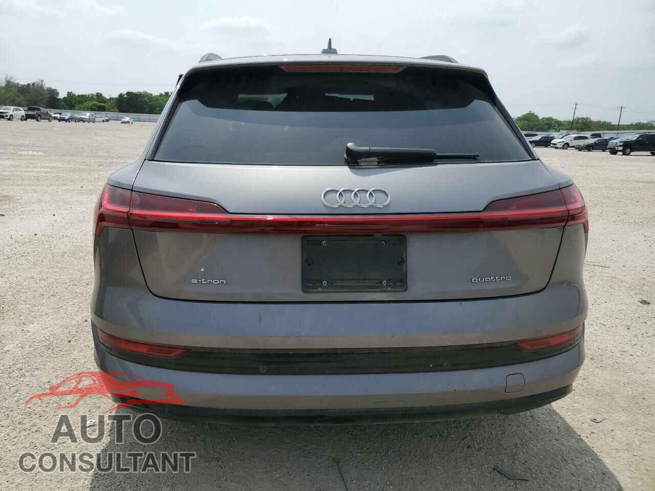 AUDI E-TRON 2021 - WA1AAAGE8MB010207