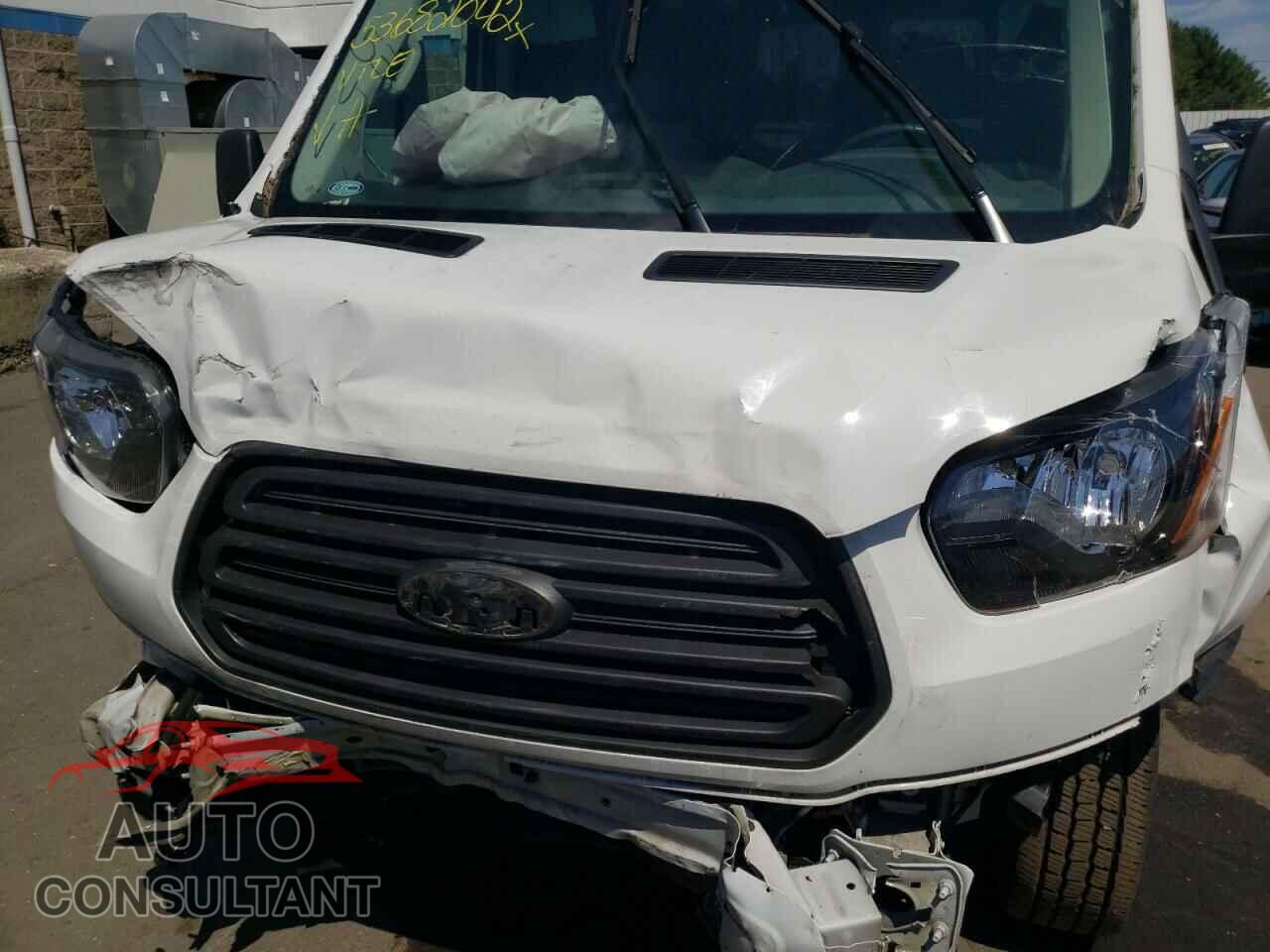 FORD TRANSIT 2018 - 1FTYR2CM1JKA43948