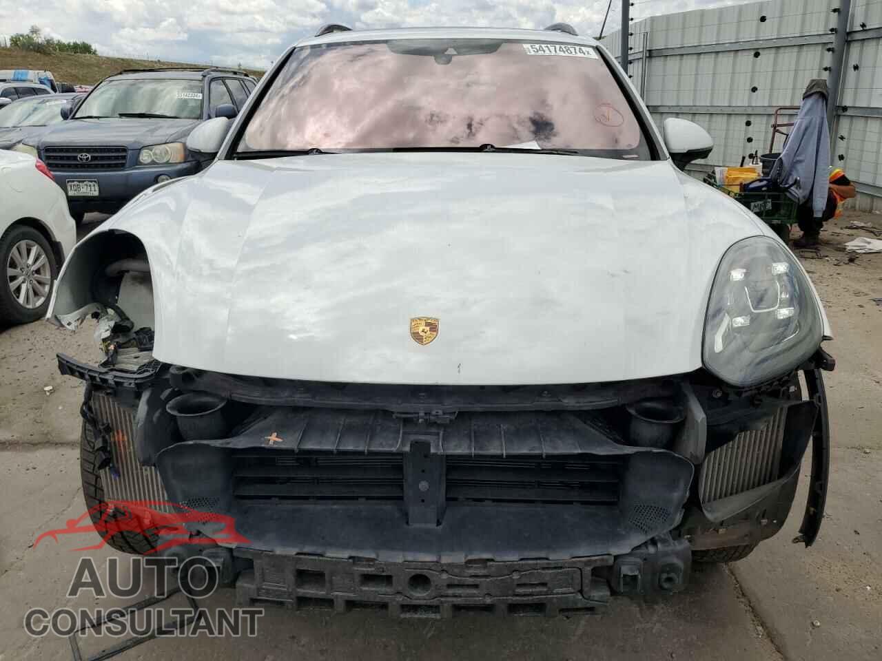 PORSCHE CAYENNE 2016 - WP1AB2A2XGLA93689