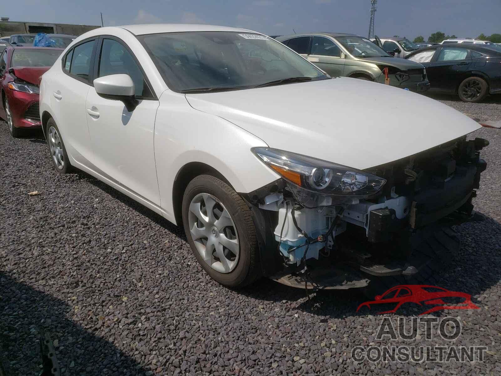 MAZDA 3 2018 - 3MZBN1U79JM267446