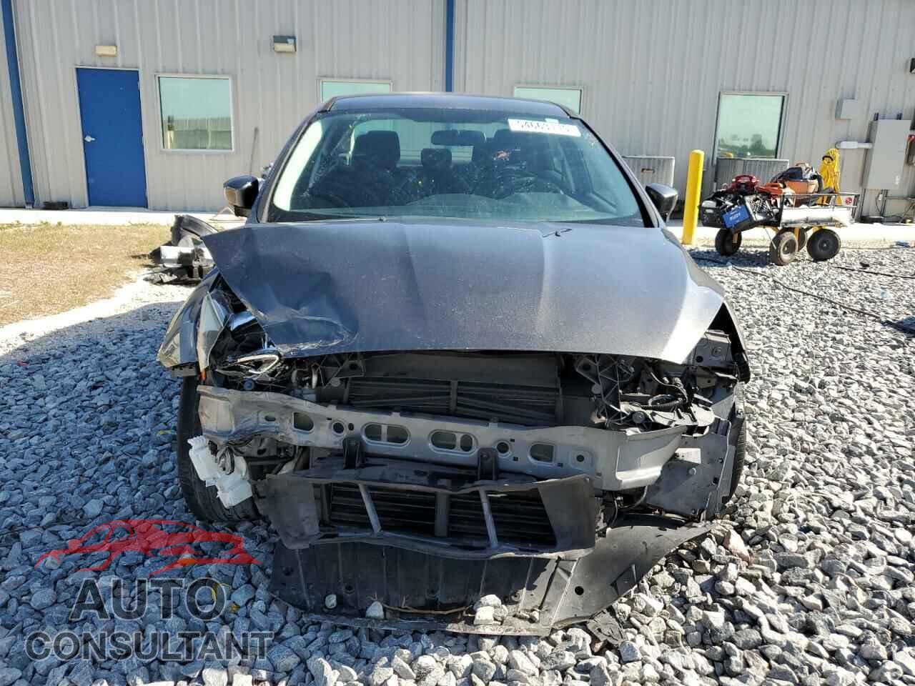 FORD FOCUS 2018 - 1FADP3F2XJL254344
