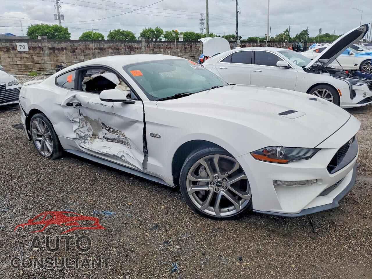 FORD MUSTANG 2018 - 1FA6P8CF3J5183120