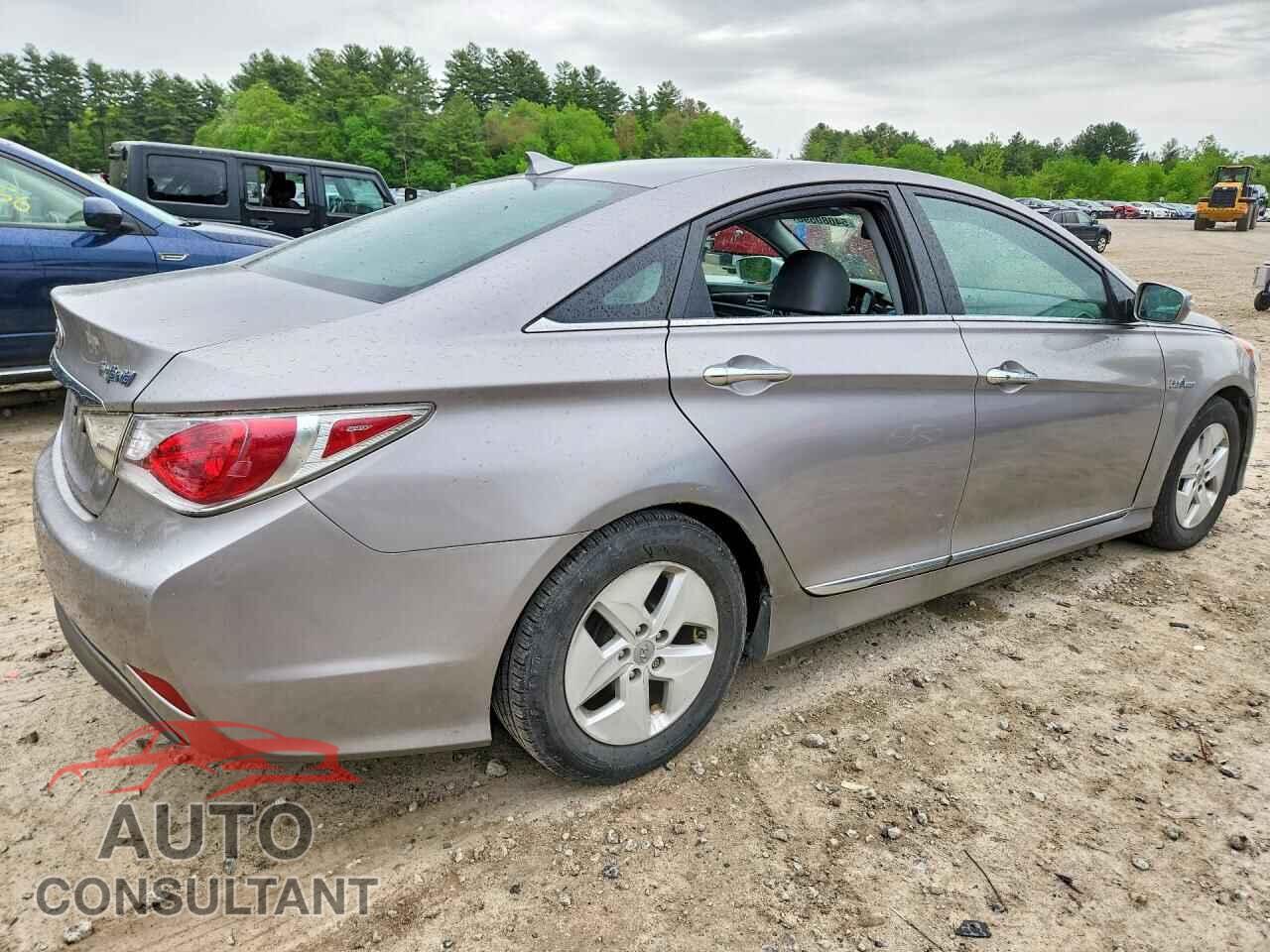 HYUNDAI SONATA 2012 - KMHEC4A40CA040689