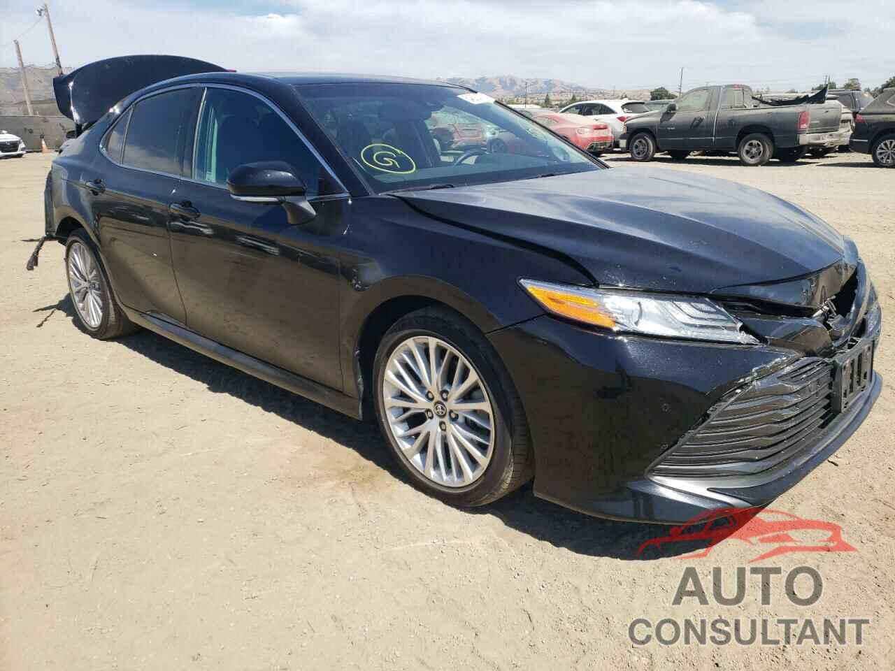 TOYOTA CAMRY 2018 - 4T1B11HK4JU528311