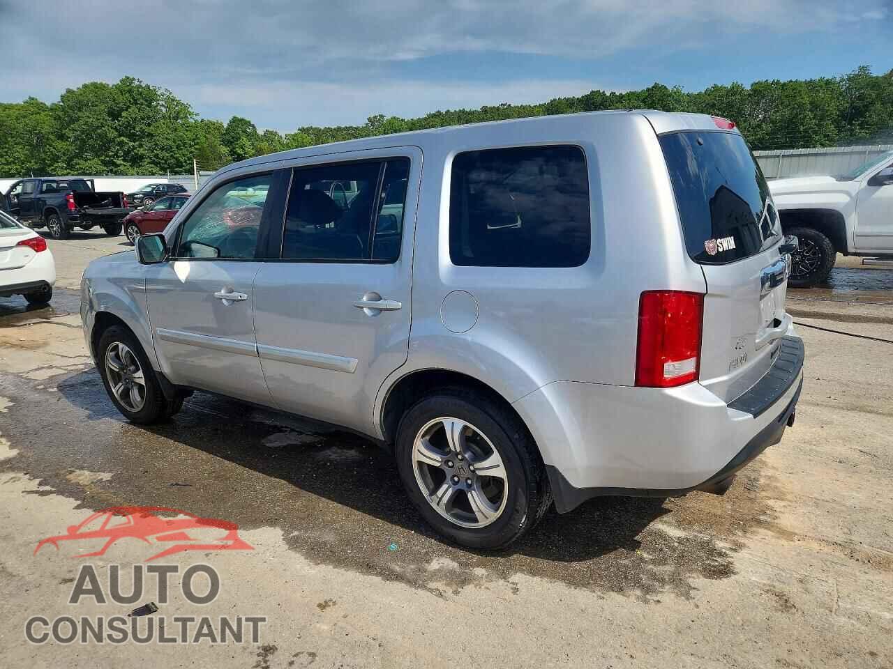 HONDA PILOT 2015 - 5FNYF4H33FB067578