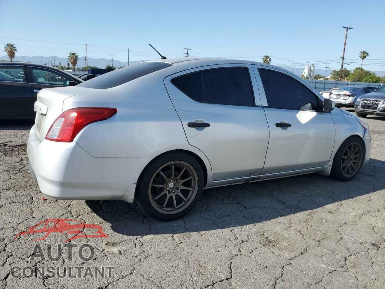 NISSAN VERSA 2017 - 3N1CN7AP3HL802031