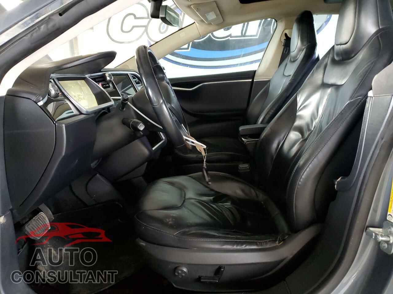 TESLA MODEL S 2013 - 5YJSA1CN0DFP20747