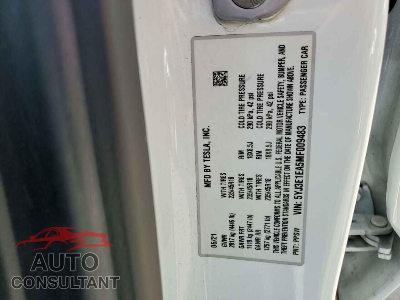 TESLA MODEL 3 2021 - 5YJ3E1EA5MF009483