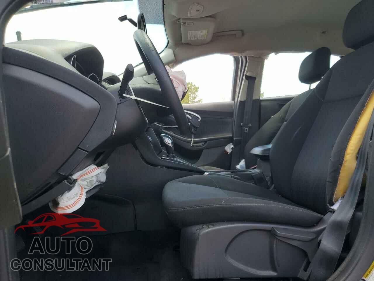 FORD FOCUS 2016 - 1FADP3F21GL219295