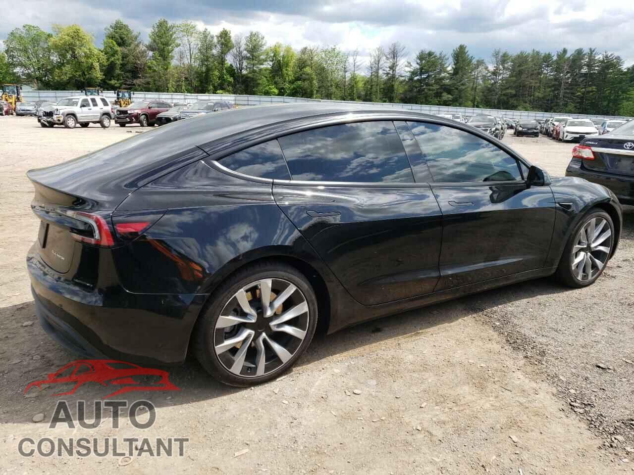 TESLA MODEL 3 2024 - 5YJ3E1EBXRF827596