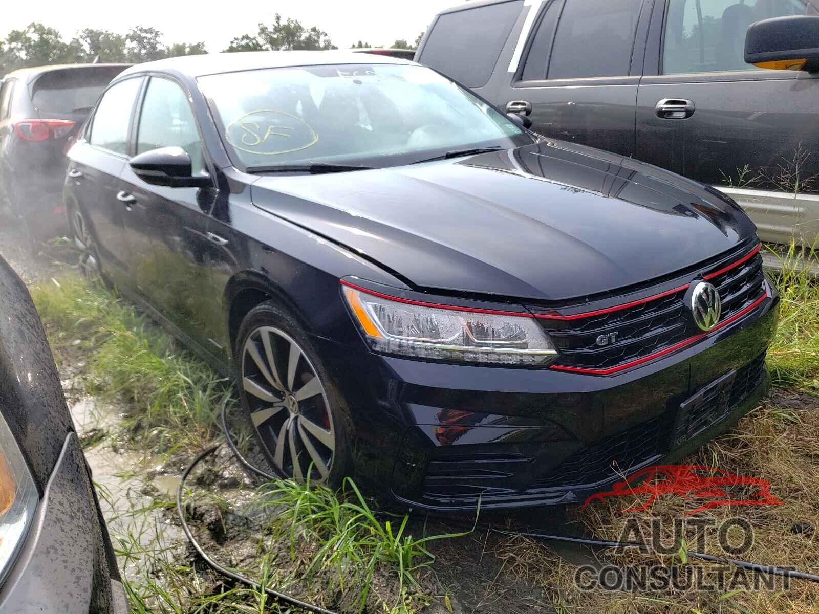 VOLKSWAGEN PASSAT 2018 - 1VWJM7A31JC037548