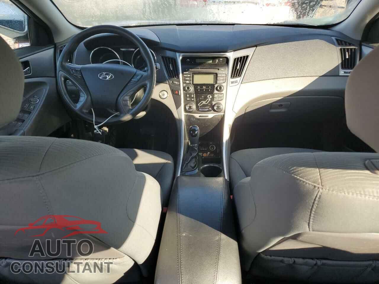 HYUNDAI SONATA 2013 - KMHEC4A43DA078984