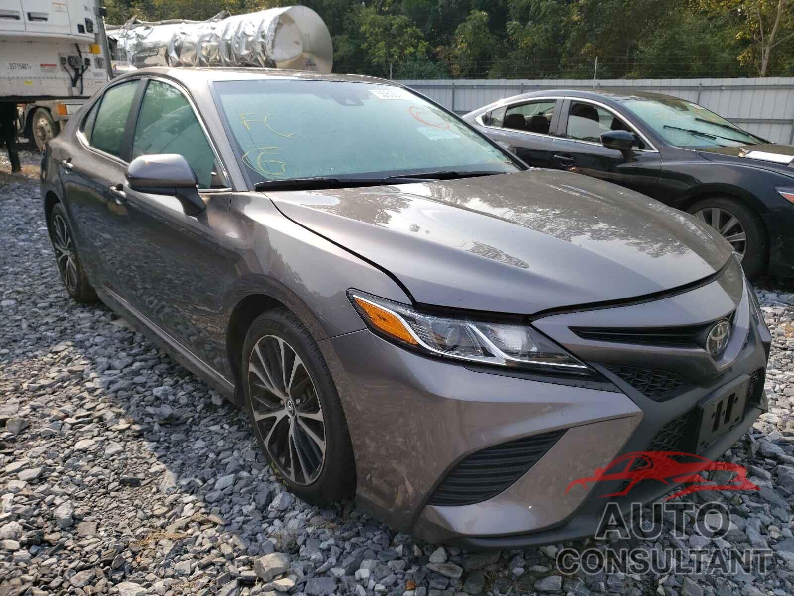 TOYOTA CAMRY 2018 - 4T1B11HK0JU667982