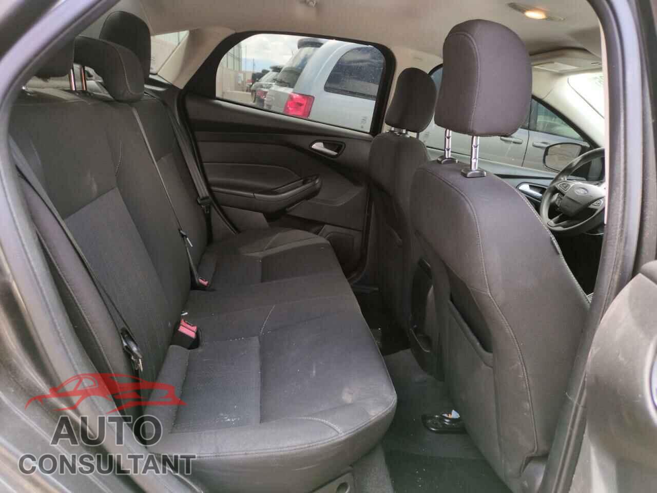 FORD FOCUS 2015 - 1FADP3F29FL328828