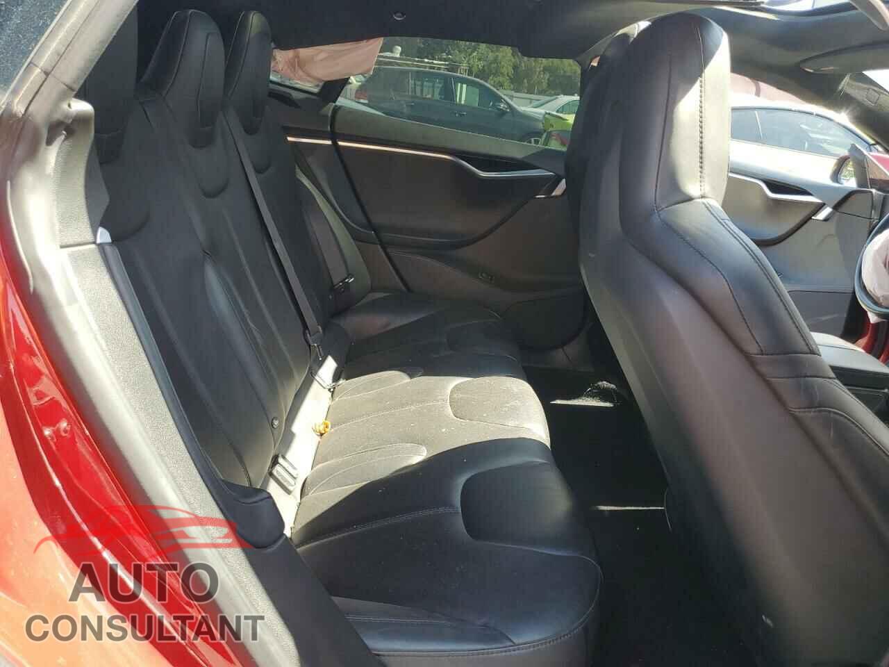 TESLA MODEL S 2015 - 5YJSA1E24FF102692