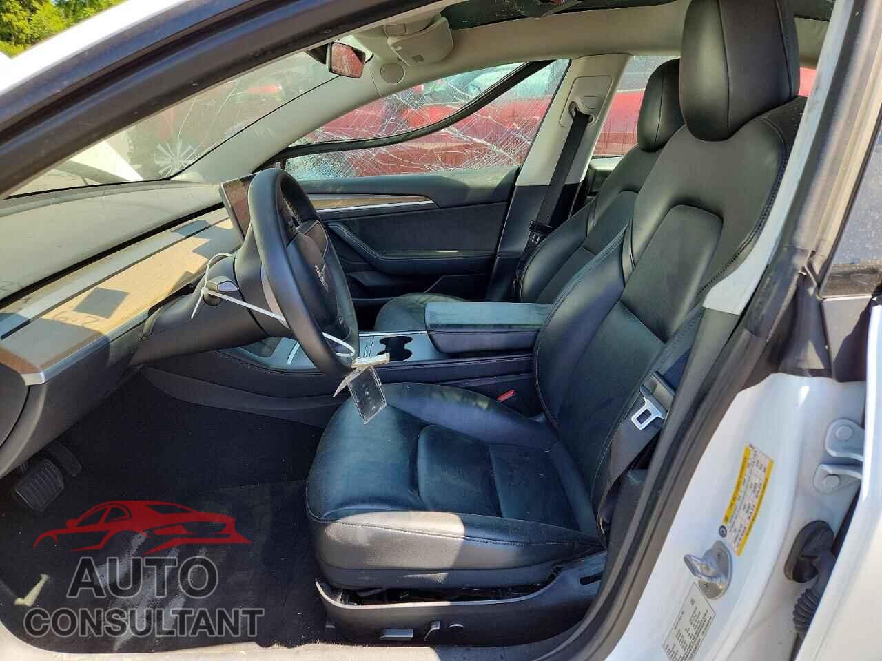 TESLA MODEL 3 2022 - 5YJ3E1EA8NF290101