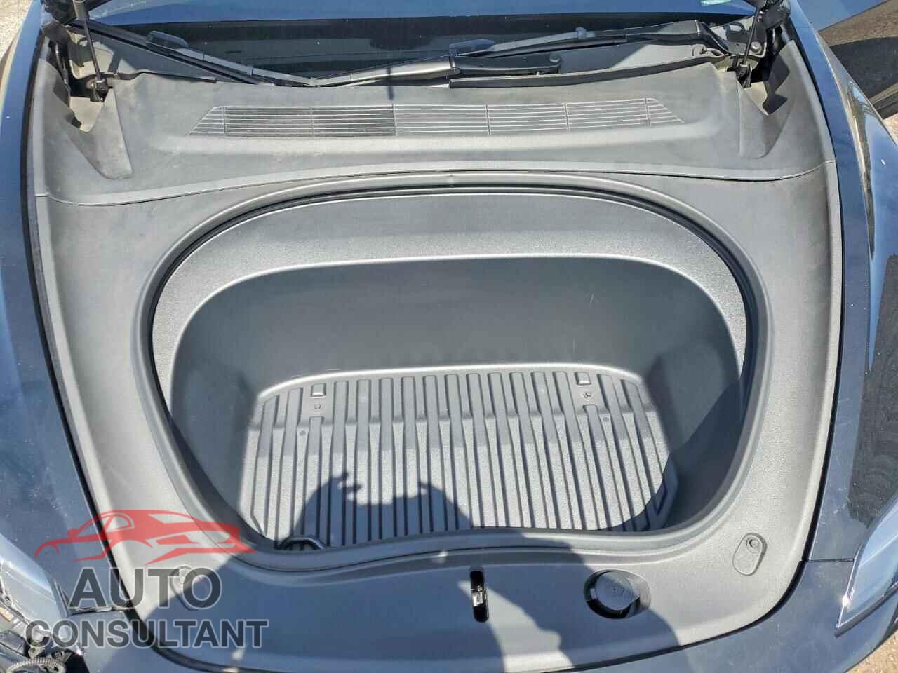 TESLA MODEL 3 2025 - 5YJ3E1EA2SF921274