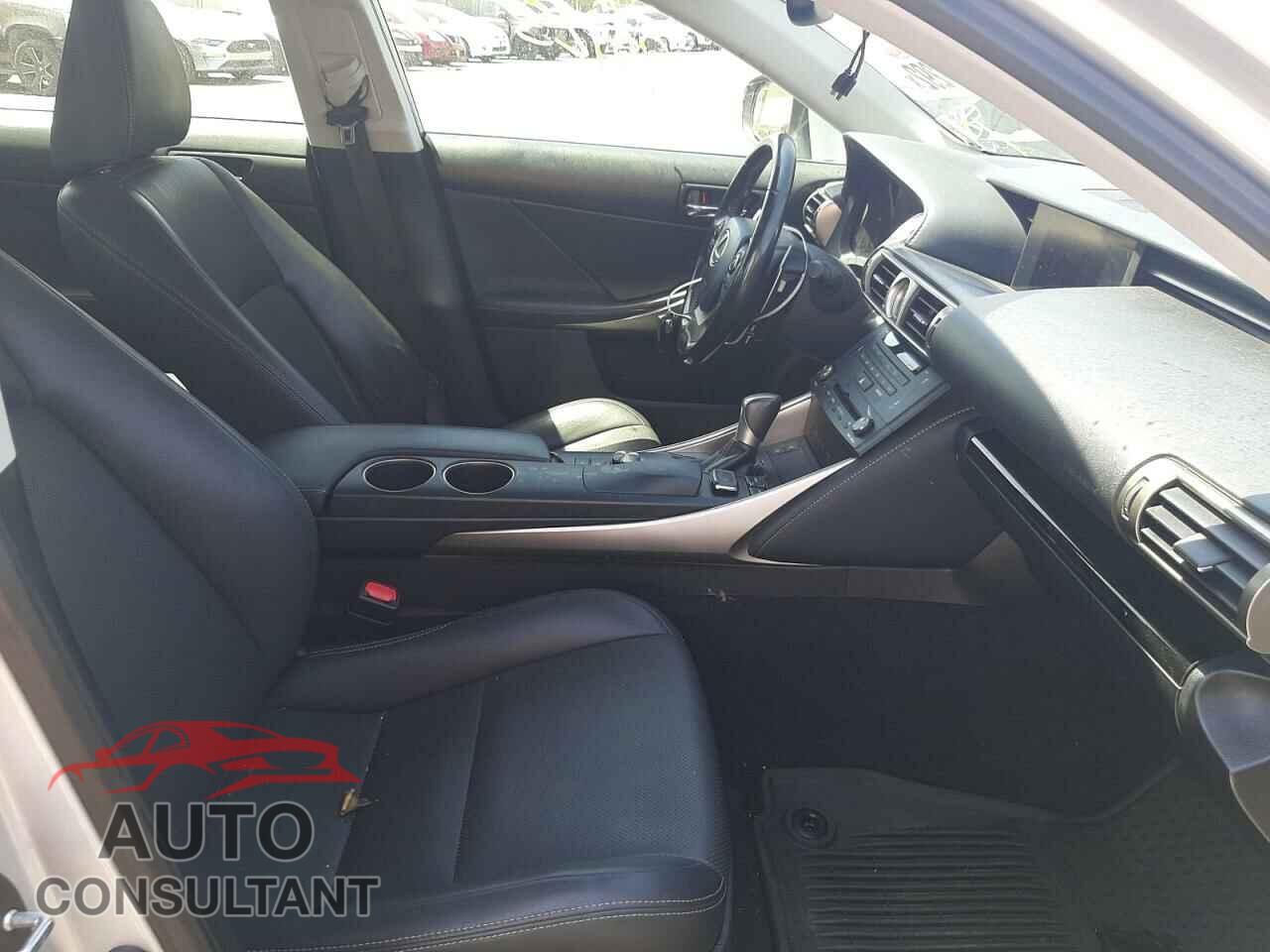 LEXUS IS 2016 - JTHBA1D25G5017444