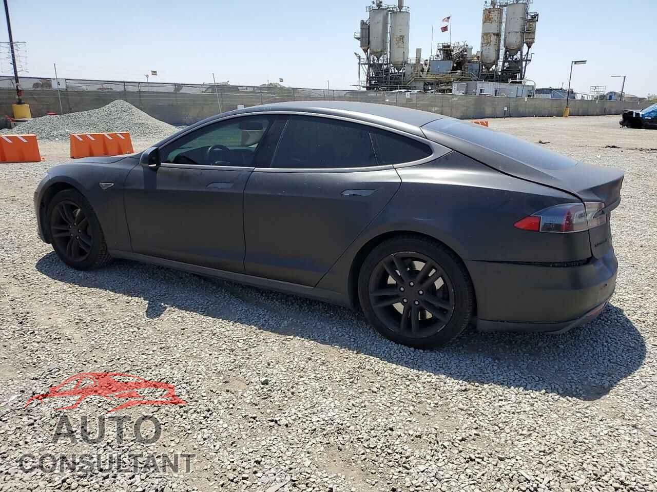 TESLA MODEL S 2015 - 5YJSA1E14FF117457