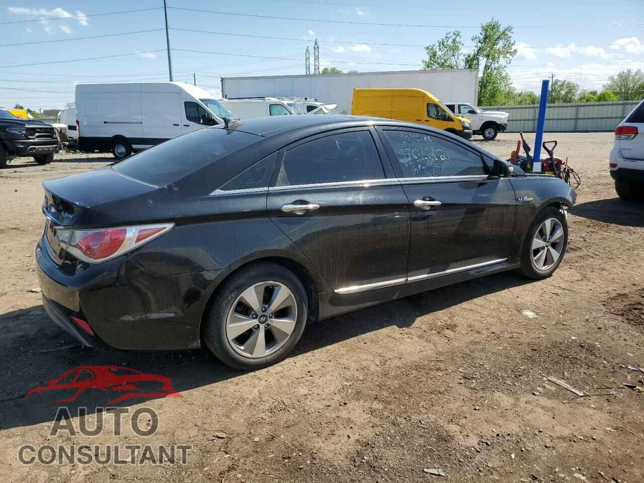 HYUNDAI SONATA 2011 - KMHEC4A43BA018488