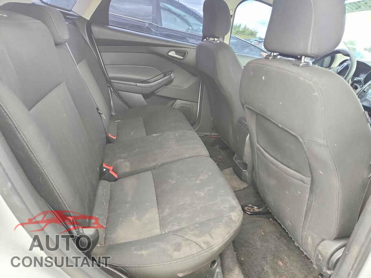 FORD FOCUS 2018 - 1FADP3K26JL280509