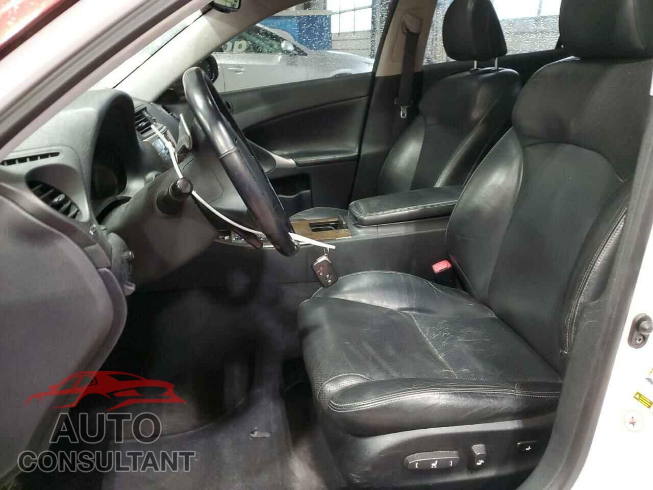 LEXUS IS 2009 - JTHCK262392028533
