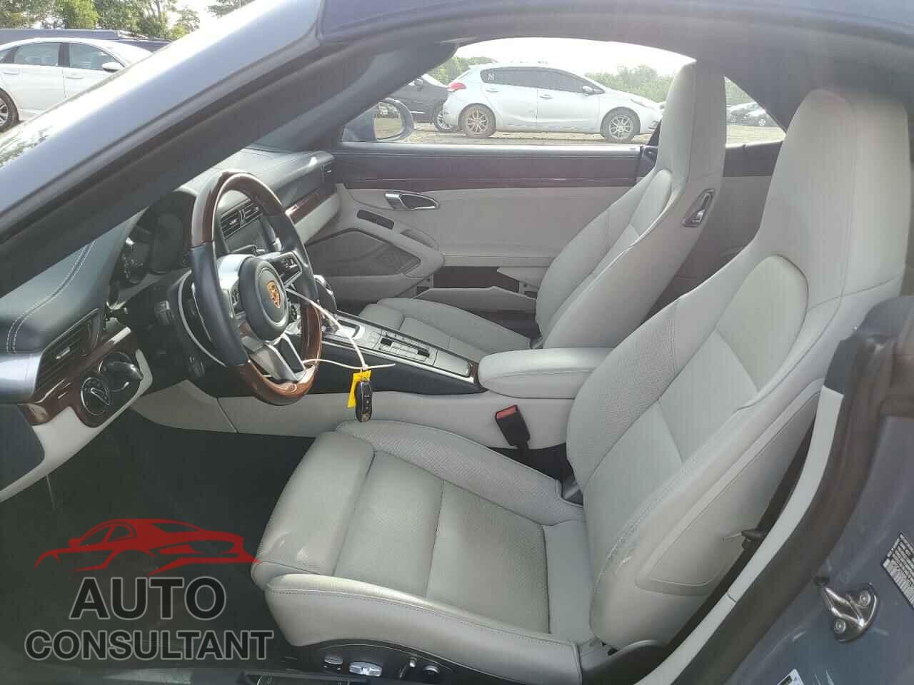 PORSCHE 911 2018 - WP0CA2A95JS138268
