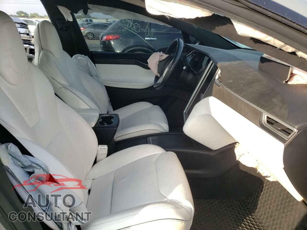 TESLA MODEL X 2016 - 5YJXCBE42GF020503