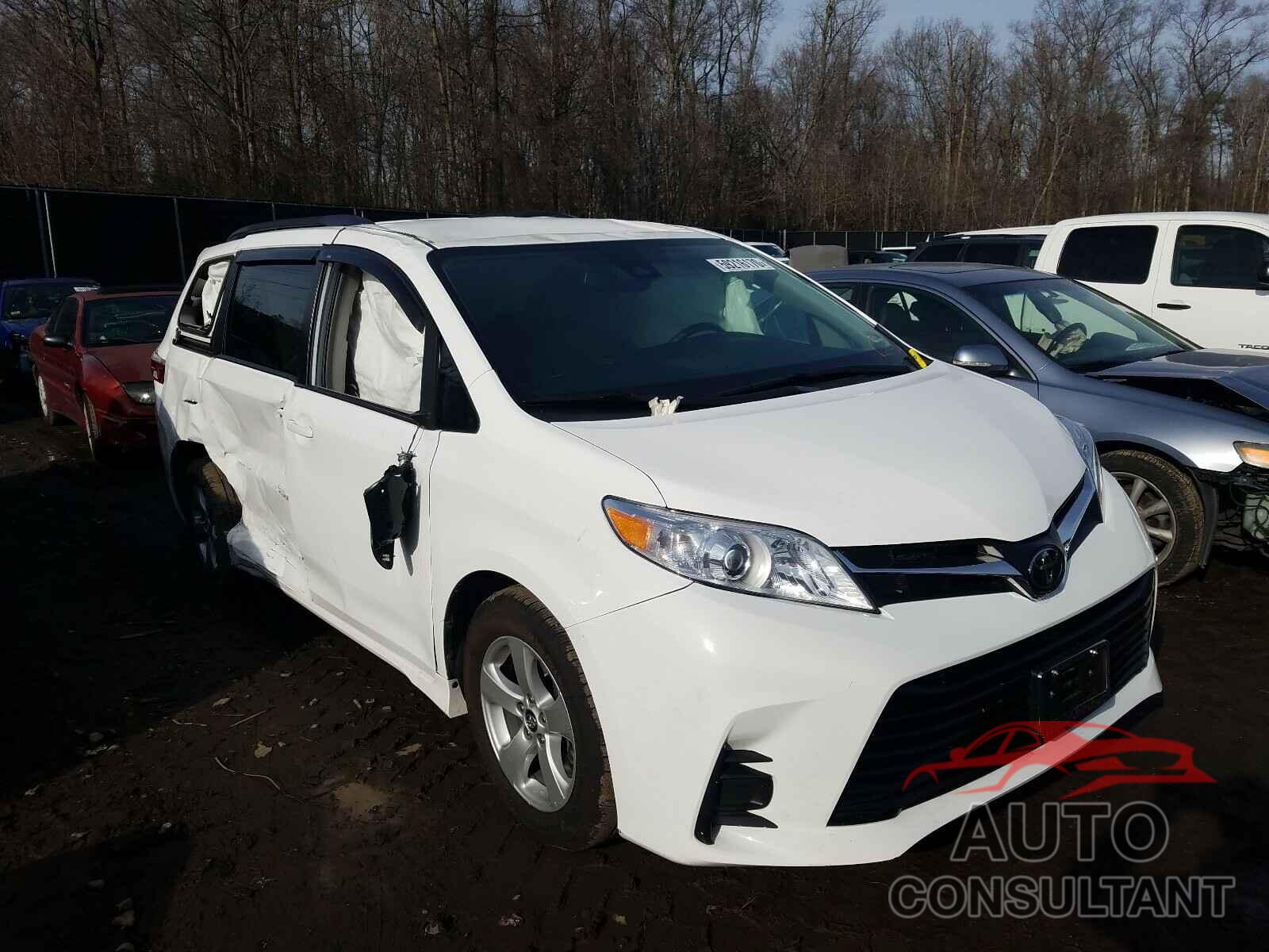 TOYOTA SIENNA 2019 - 5TDKZ3DC4KS018005