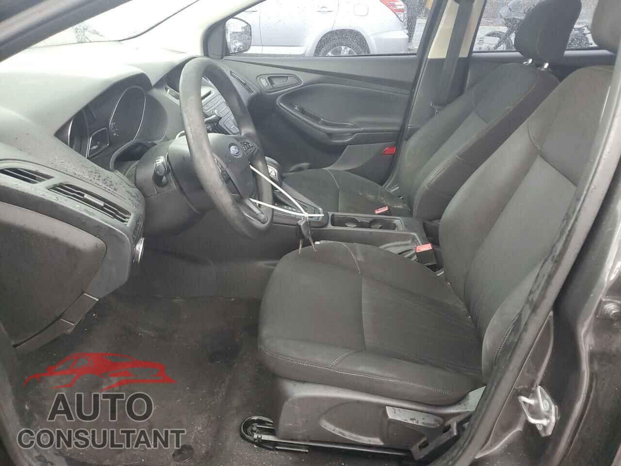 FORD FOCUS 2015 - 1FADP3E21FL281103