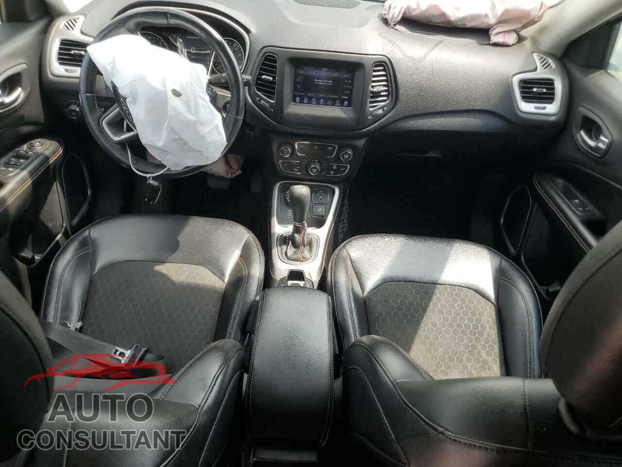 JEEP COMPASS 2018 - 3C4NJDBB1JT144041