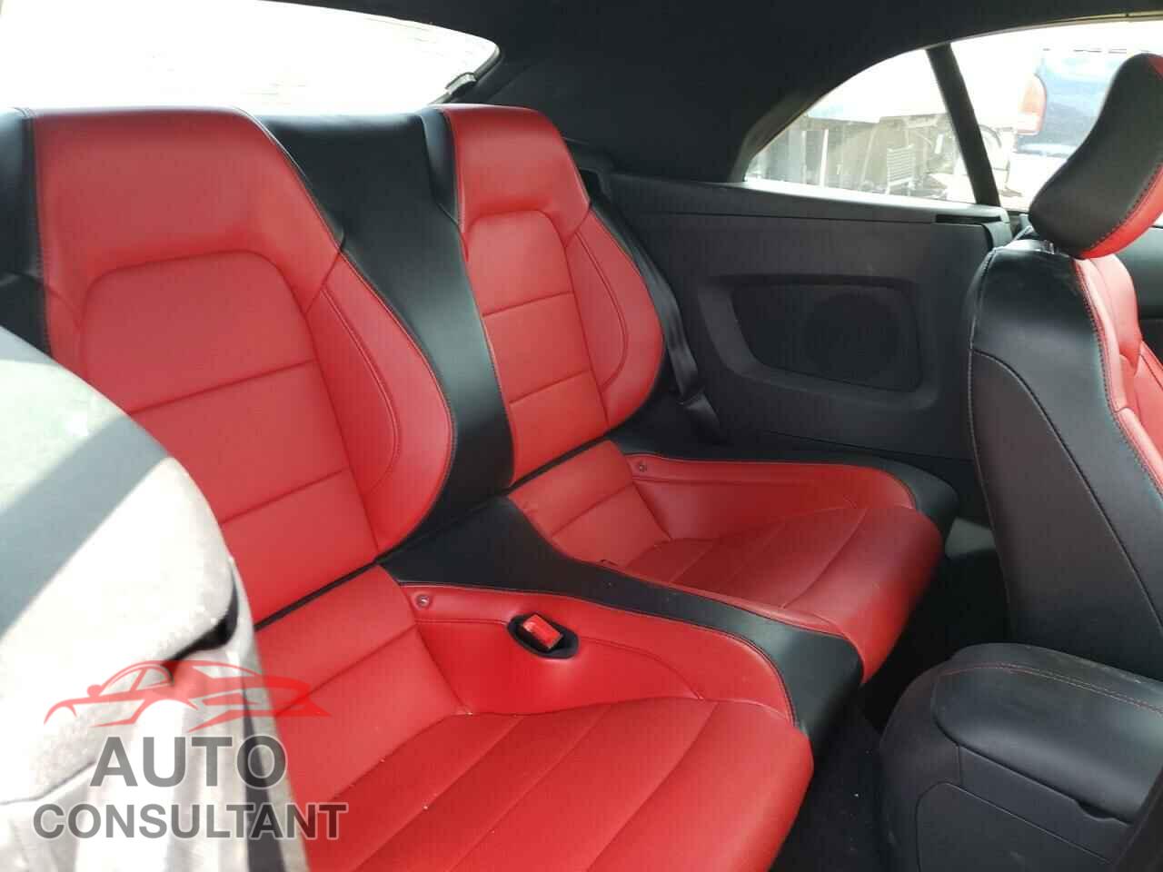 FORD MUSTANG 2019 - 1FATP8UH2K5117520