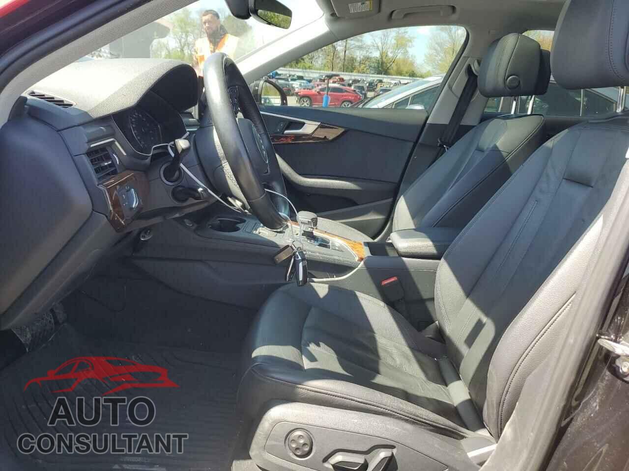 AUDI A4 2019 - WAUDNAF45KN021190