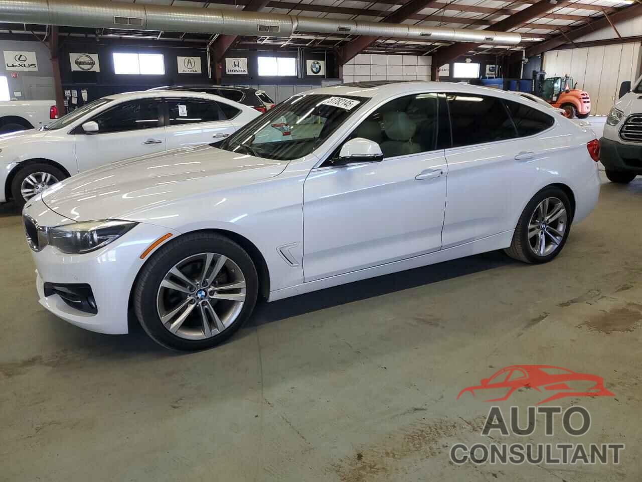 BMW 3 SERIES 2017 - WBA8Z9C38HG826601