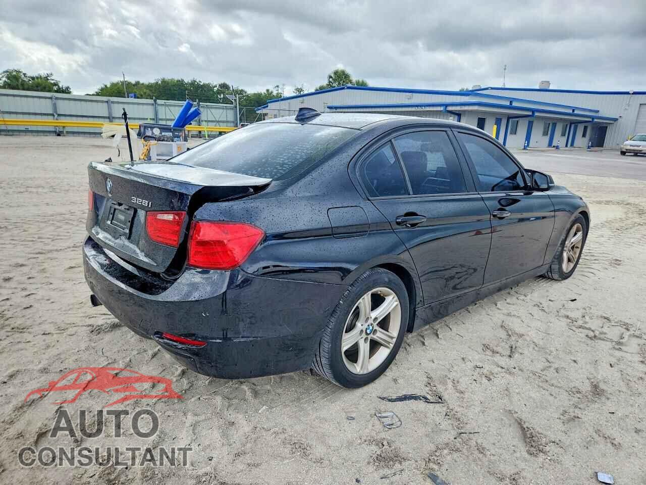 BMW 3 SERIES 2013 - WBA3C3C55DF982461