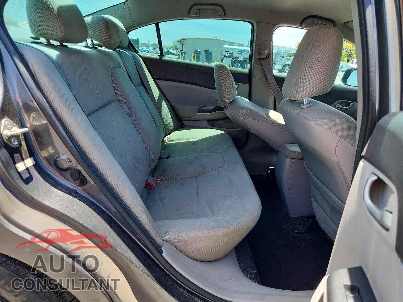 HONDA CIVIC 2012 - 2HGFB2F55CH611680