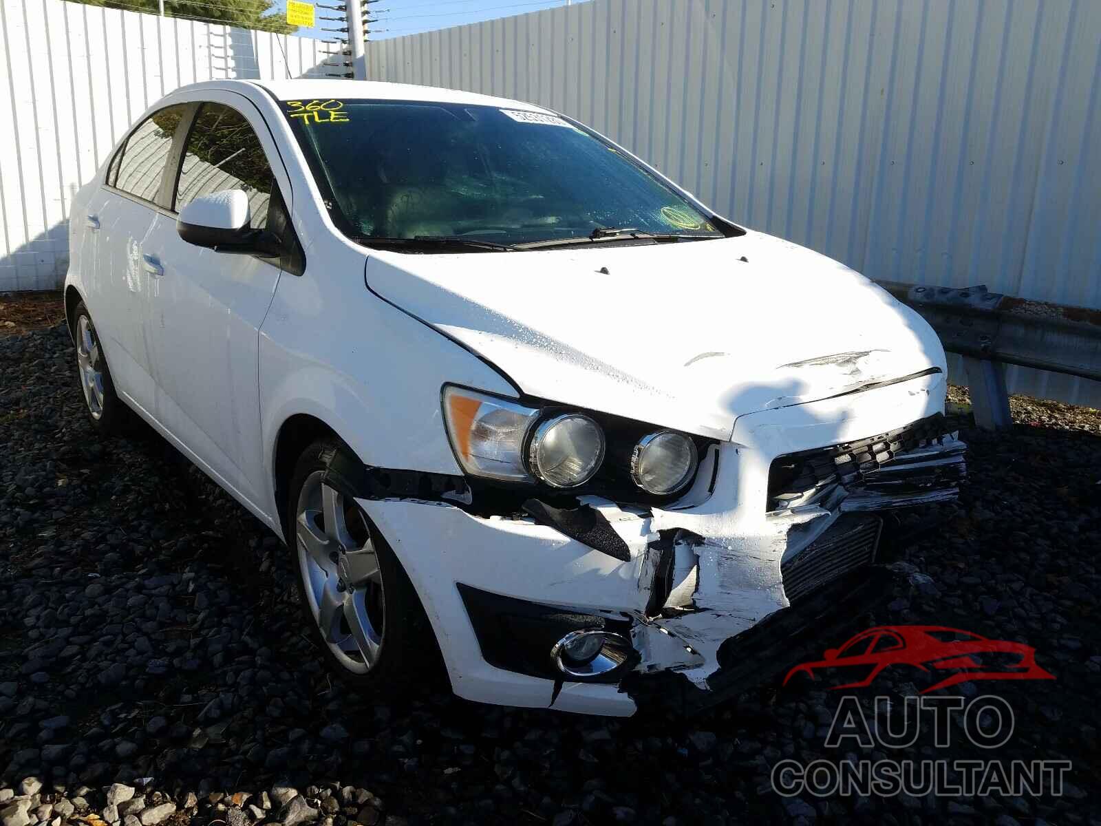 CHEVROLET SONIC 2016 - 1G1JE5SB2G4139737